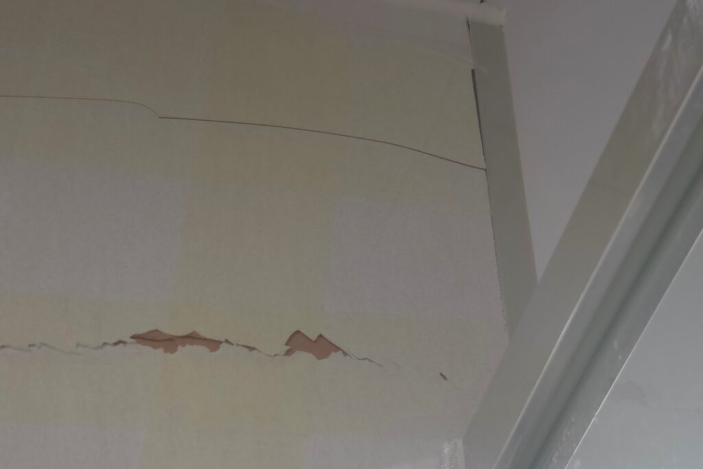 겨울철 화장실 타일 터짐 현장